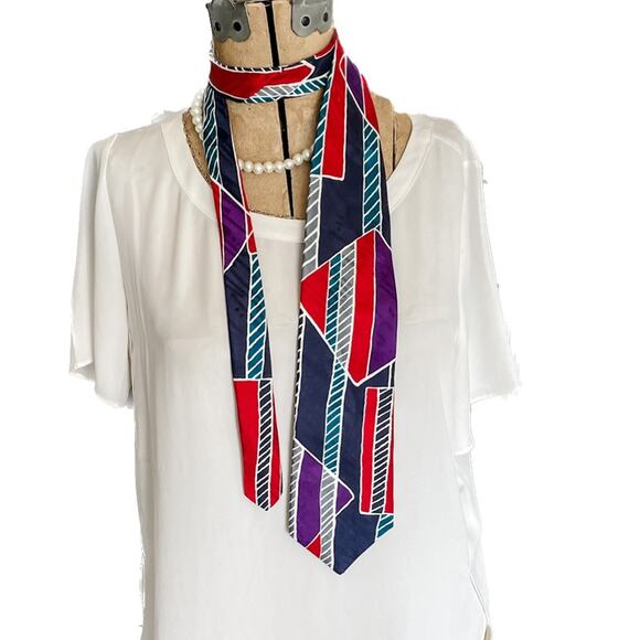 Vintage 80s Halston IIII retro abstract 100% silk tie necktie red purple 4" w - Picture 2 of 5